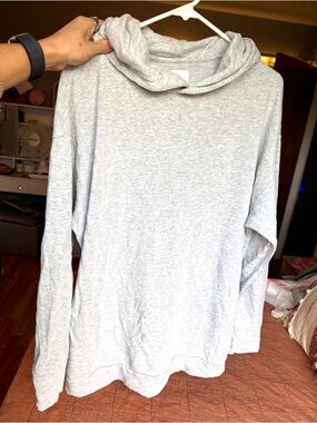 Aerie Light Gray Hooded Women's Sweater